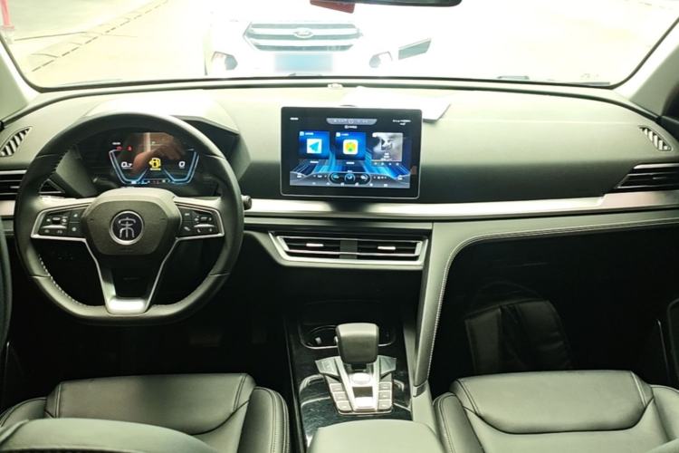 Used BYD Song Pro 2019 1.5T Automatic Luxury Model Center Console