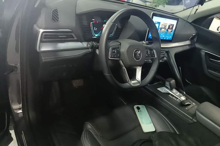 Used BYD Song Pro 2019 1.5T Automatic Luxury Model Center Console