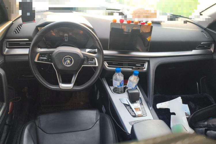 Used BYD Song Pro 2019 1.5T Automatic Luxury Model Center Console