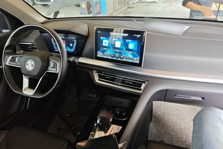 Used BYD Song Pro 2019 1.5T Automatic Luxury Model Center Console