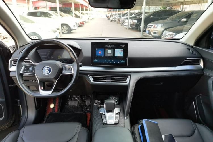 Used BYD Song Pro 2019 1.5T Automatic Luxury Model Center Console