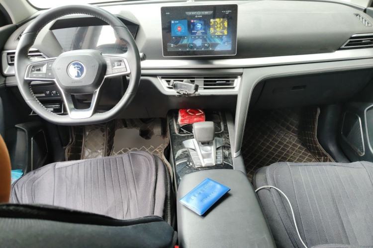 Used BYD Song Pro 2019 1.5T Automatic Luxury Model Center Console