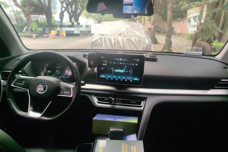 Used BYD Song Pro 2019 1.5T Automatic Luxury Model Center Console