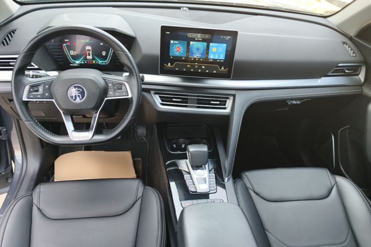 Used BYD Song Pro 2019 1.5T Automatic Luxury Model Center Console