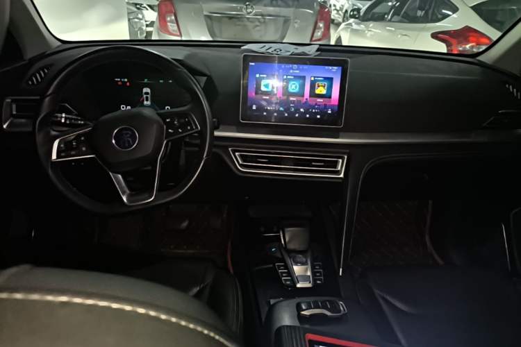 Used BYD Song Pro 2019 1.5T Automatic Luxury Model Center Console