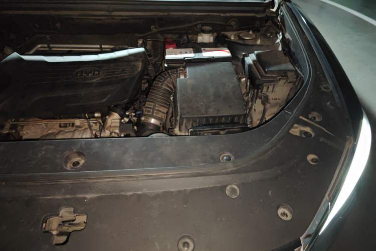 Used BYD Song Pro 2019 1.5T Automatic Prestige Model Engine Bay Left
