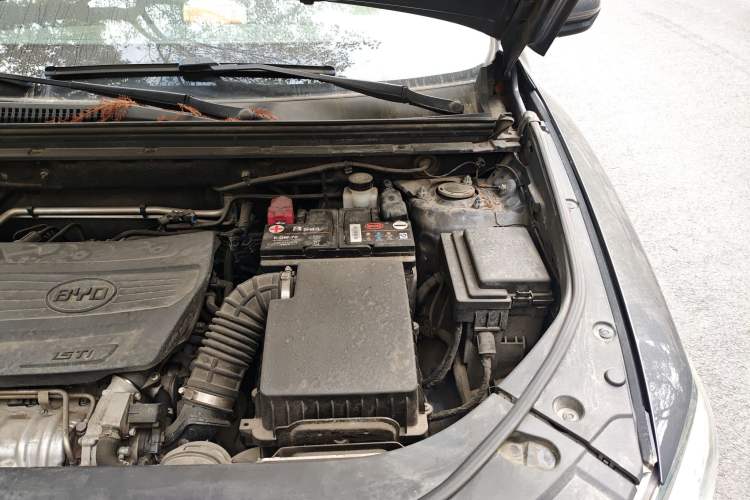 Used BYD Song Pro 2019 1.5T Automatic Elite Edition Engine Bay Left