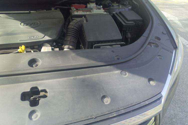 Used BYD Song Pro 2019 1.5T Automatic Prestige Model Engine Bay Left