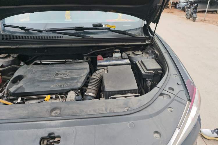 Used BYD Song Pro 2019 1.5T Automatic Luxury Model Engine Bay Left