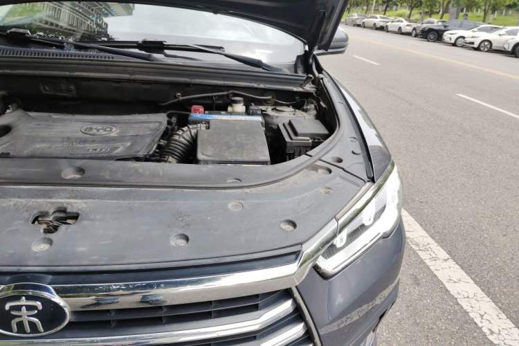 Used BYD Song Pro 2019 1.5T Automatic Luxury Model Engine Bay Left