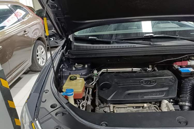 Used BYD Song Pro 2019 1.5T Automatic Elite Edition Engine Bay Right