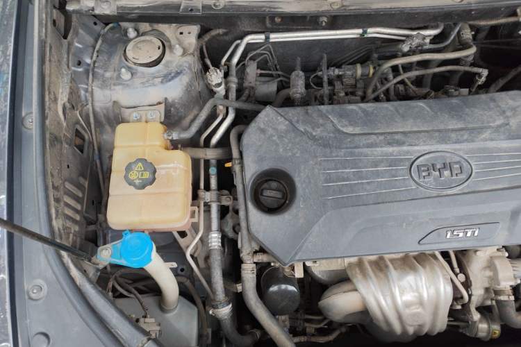 Used BYD Song Pro 2019 1.5T Automatic Luxury Model Engine Bay Right