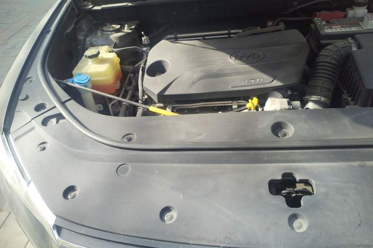 Used BYD Song Pro 2019 1.5T Automatic Prestige Model Engine Bay Right