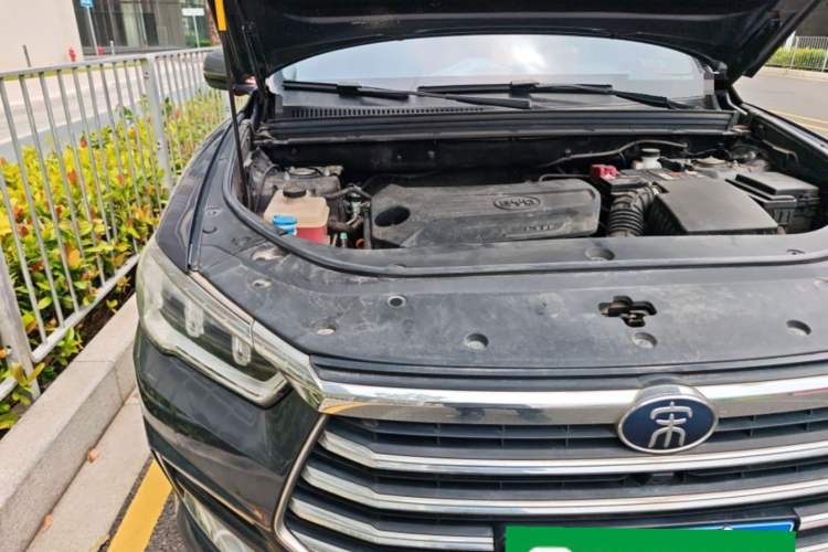 Used BYD Song Pro 2019 1.5T Automatic Elite Edition Engine Bay Right