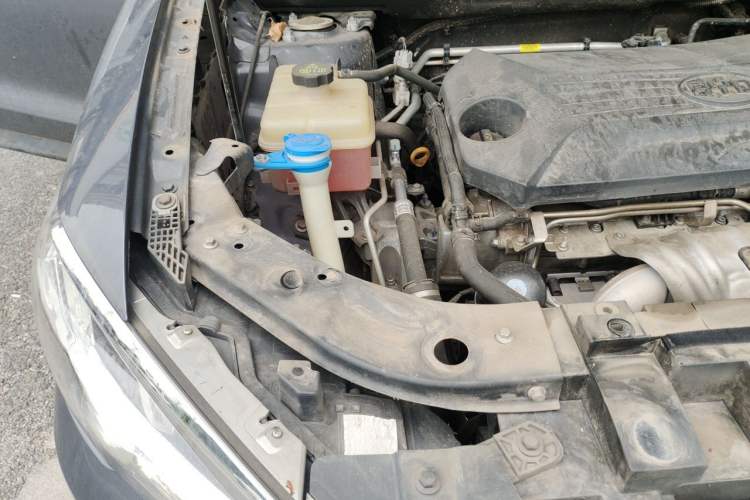 Used BYD Song Pro 2019 1.5T Automatic Elite Edition Engine Bay Right