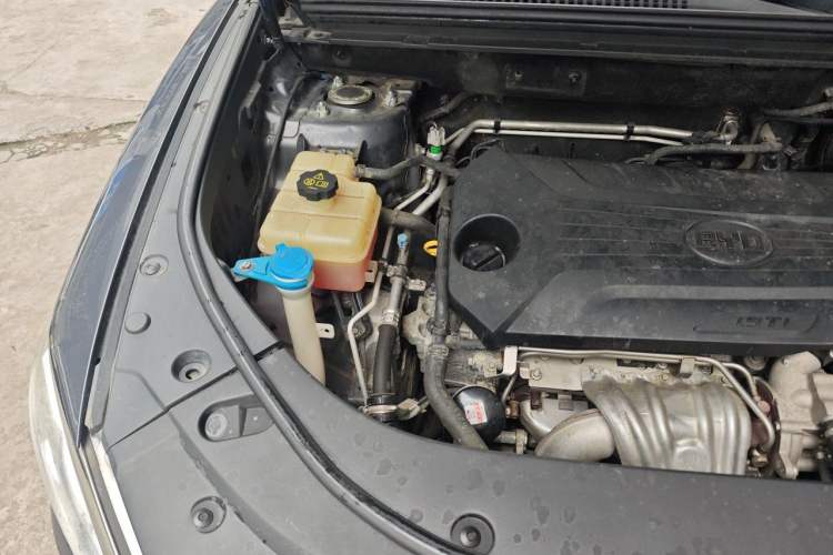 Used BYD Song Pro 2019 1.5T Automatic Prestige Model Engine Bay Right