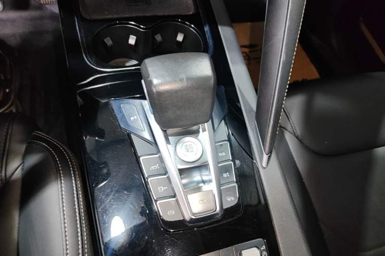 Used BYD Song Pro 2019 1.5T Automatic Luxury Model Gear Lever
