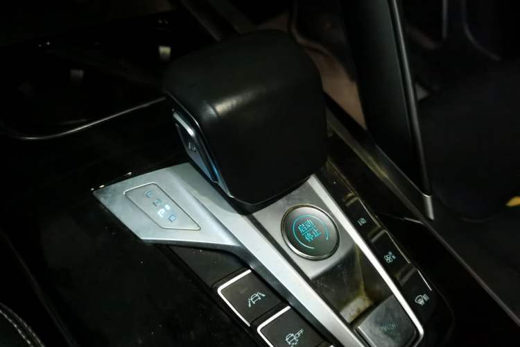 Used BYD Song Pro 2019 1.5T Automatic Luxury Model Gear Lever