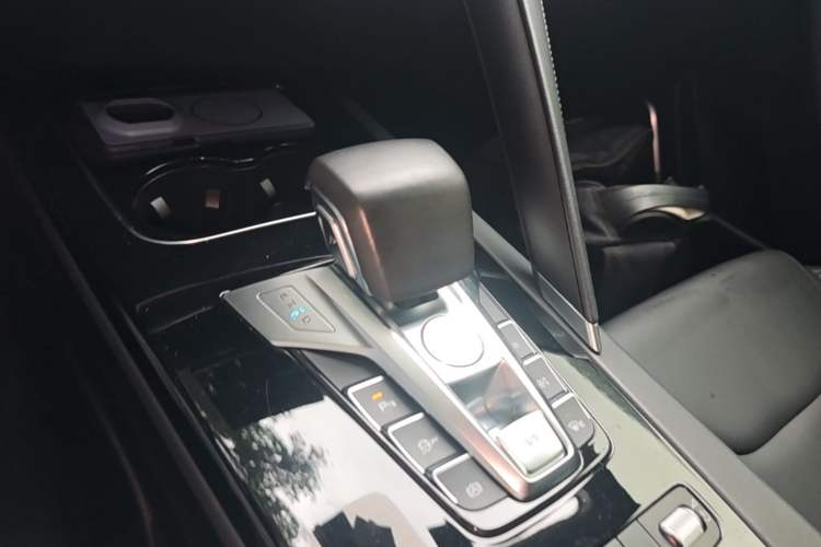 Used BYD Song Pro 2019 1.5T Automatic Elite Edition Gear Lever