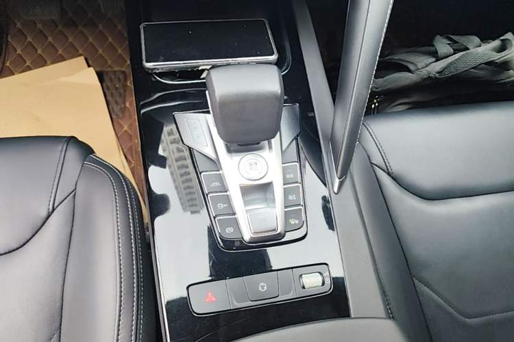Used BYD Song Pro 2019 1.5T Automatic Luxury Model Gear Lever