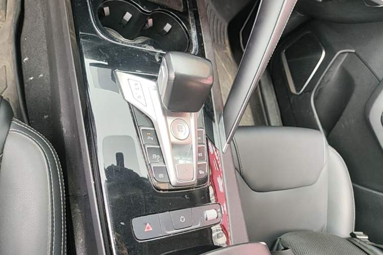 Used BYD Song Pro 2019 1.5T Automatic Elite Edition Gear Lever