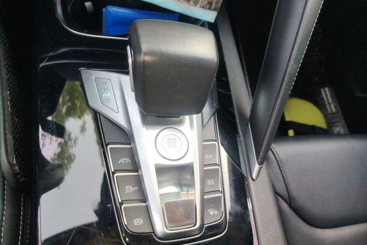 Used BYD Song Pro 2019 1.5T Automatic Luxury Model Gear Lever