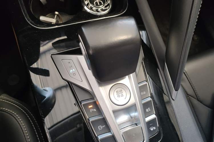 Used BYD Song Pro 2019 1.5T Automatic Elite Edition Gear Lever
