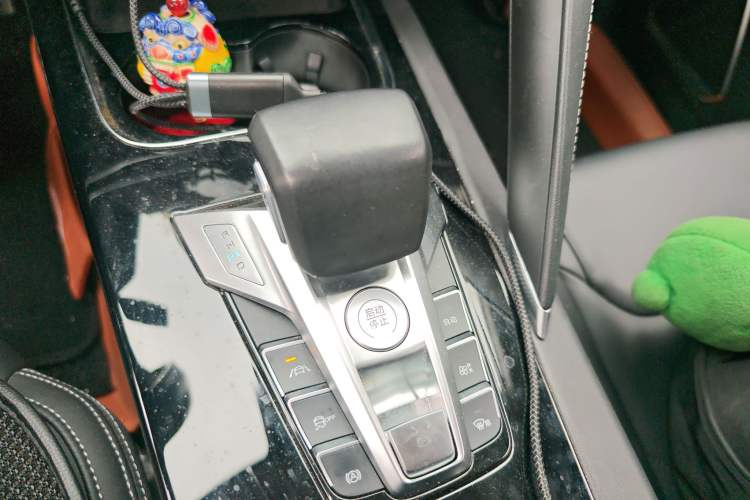 Used BYD Song Pro 2019 1.5T Automatic Luxury Model Gear Lever