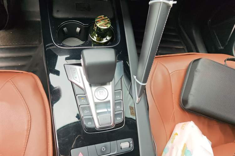 Used BYD Song Pro 2019 1.5T Automatic Elite Edition Gear Lever