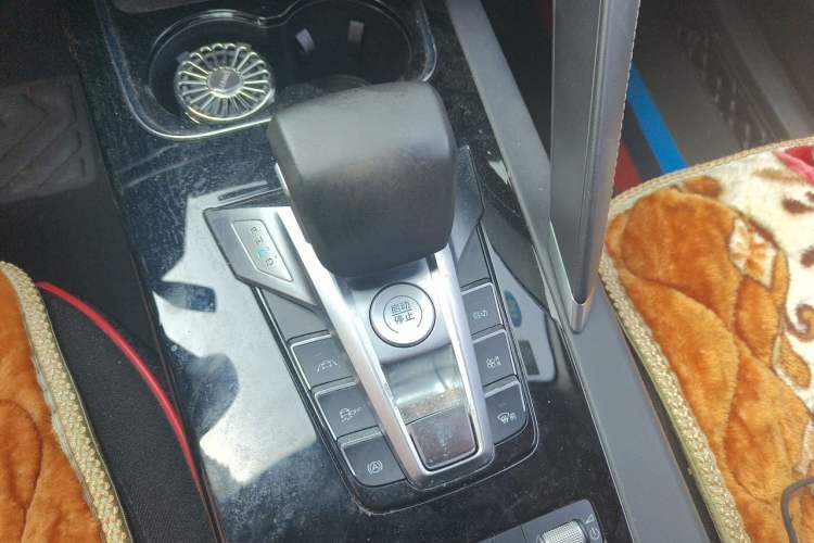 Used BYD Song Pro 2019 1.5T Automatic Luxury Model Gear Lever