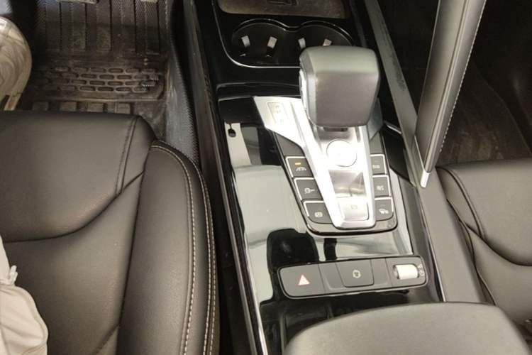 Used BYD Song Pro 2019 1.5T Automatic Luxury Model Gear Lever