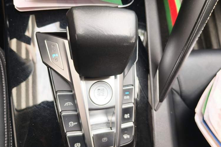Used BYD Song Pro 2019 1.5T Automatic Luxury Model Gear Lever