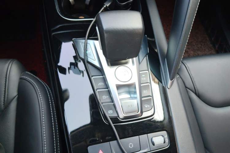 Used BYD Song Pro 2019 1.5T Automatic Luxury Model Gear Lever