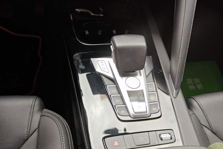 Used BYD Song Pro 2019 1.5T Automatic Luxury Model Gear Lever