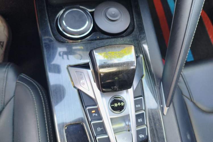Used BYD Song Pro 2019 1.5T Automatic Elite Edition Gear Lever