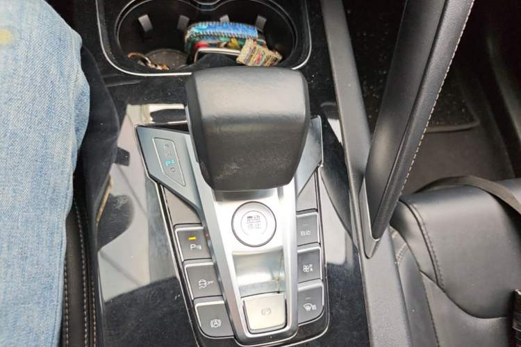 Used BYD Song Pro 2019 1.5T Automatic Elite Edition Gear Lever