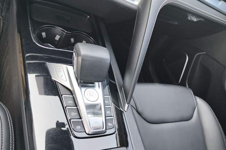 Used BYD Song Pro 2019 1.5T Automatic Luxury Model Gear Lever