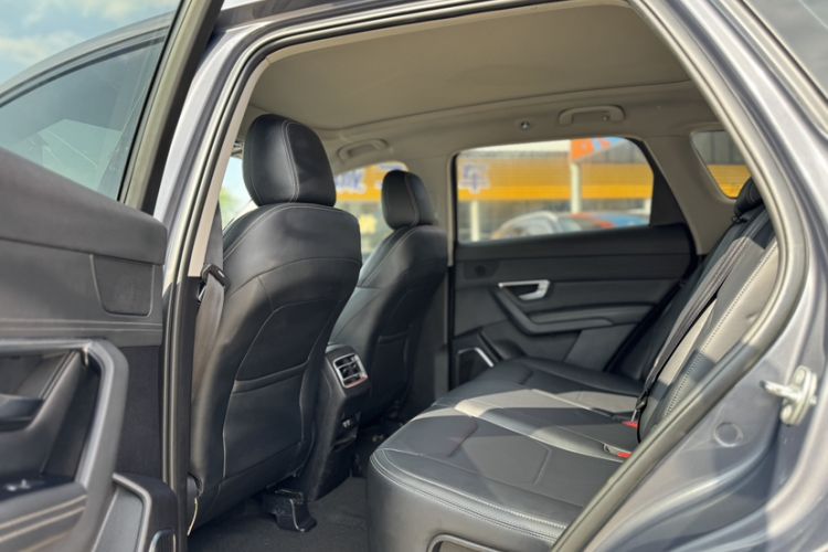 Used BYD Song Pro 2019 1.5T Automatic Elite Edition Interior 2