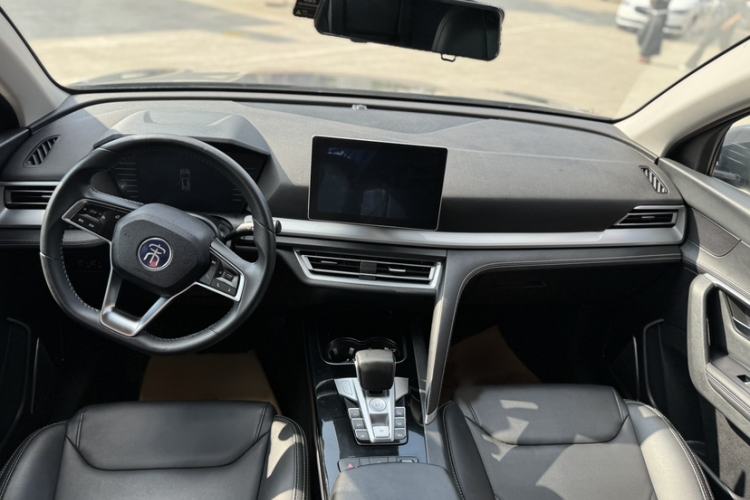 Used BYD Song Pro 2019 1.5T Automatic Elite Edition Interior 3