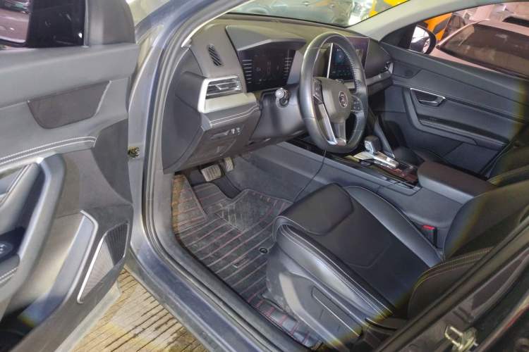 Used BYD Song Pro 2019 1.5T Automatic Elite Edition Interior 3