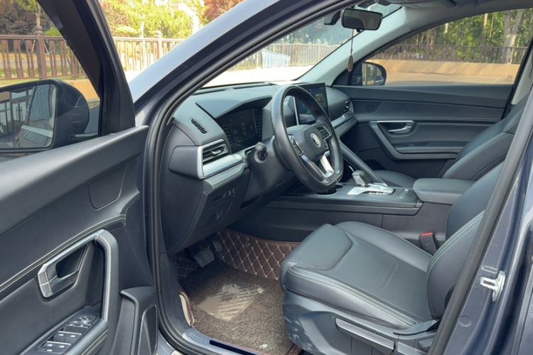 Used BYD Song Pro 2019 1.5T Automatic Elite Edition Interior 3