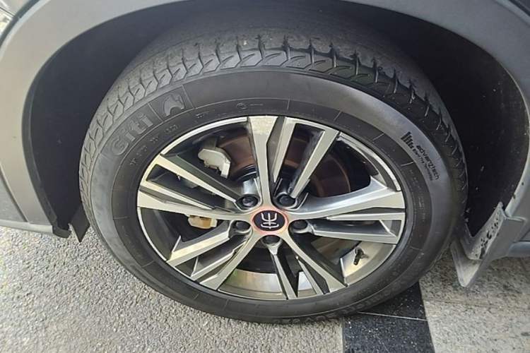 Used BYD Song Pro 2019 1.5T Automatic Luxury Model Left Front Wheel Hub