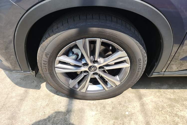 Used BYD Song Pro 2019 1.5T Automatic Luxury Model Left Front Wheel Hub