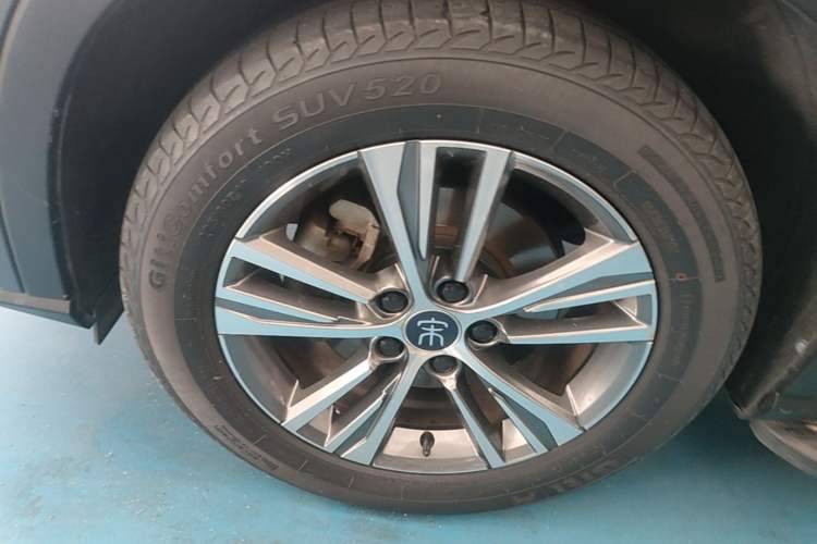 Used BYD Song Pro 2019 1.5T Automatic Prestige Model Left Front Wheel Hub