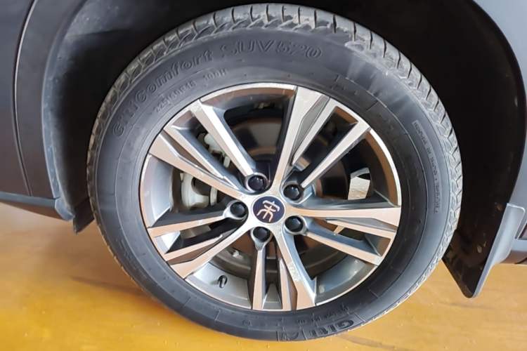 Used BYD Song Pro 2019 1.5T Automatic Elite Edition Left Front Wheel Hub