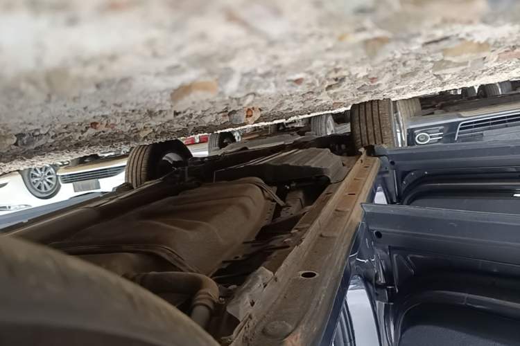 Used BYD Song Pro 2019 1.5T Automatic Prestige Model Left Side Sill