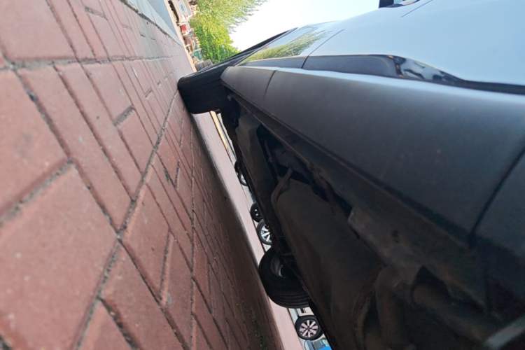 Used BYD Song Pro 2019 1.5T Automatic Elite Edition Left Side Sill