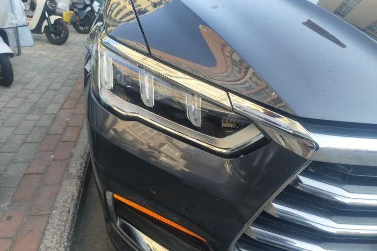 Used BYD Song Pro 2019 1.5T Automatic Luxury Model Right Front Headlight