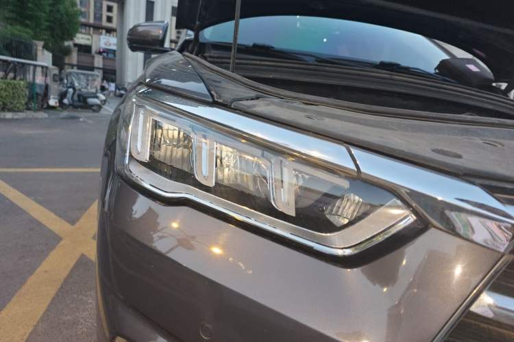 Used BYD Song Pro 2019 1.5T Automatic Luxury Model Right Front Headlight
