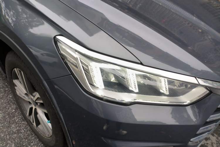 Used BYD Song Pro 2019 1.5T Automatic Elite Edition Right Front Headlight